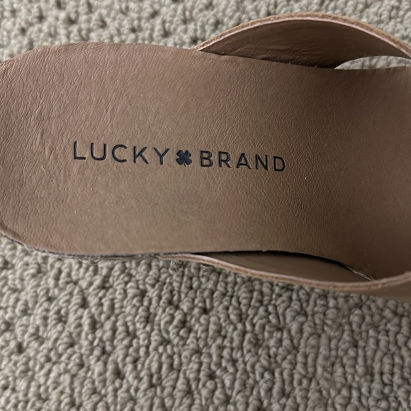 Lucky Sandals - Picture 5 of 9